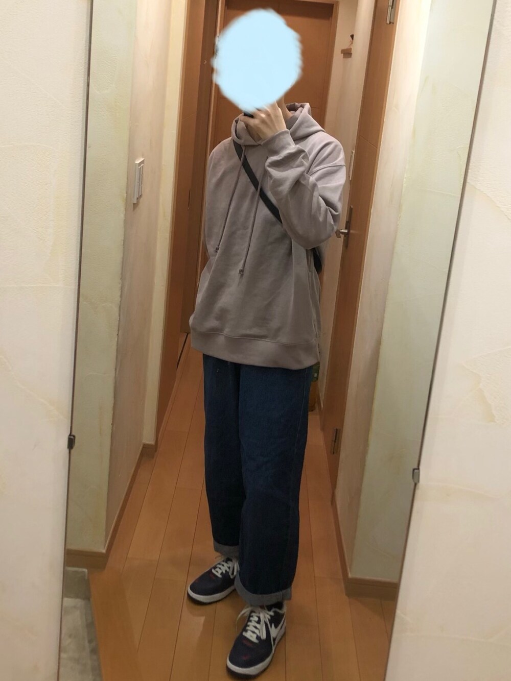 「秋のマイ旬スタイル、秋コーデ、パーカー、ゆるコーデ、ワイドパンツ、ワイドデニム、ブラウン、低身長、オーバーサイズ、低身長コーデ」｜「WYM LIDNMの【WYM LIDNM】HEAVY WEIGHT WIDE PARKA（パーカー、ブラウン系）」を使った、Aさん（メンズ・168cm）の秋コーディネートの1枚目の写真