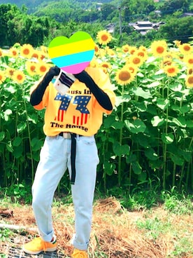 「Levi's（リーバイス）のGRAPHIC SET-IN NECK 2 BC STRAUSS 73 SOLA（Tシャツ/カットソー、イエロー系）」を使った、moriさん（レディース・150cm）の夏コーディネート