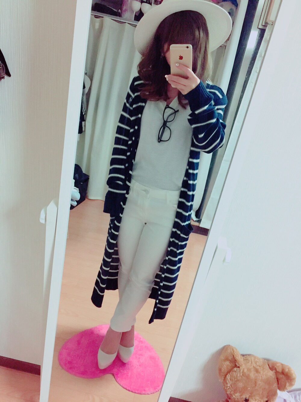 「ユニクロ、スキニーデニム」｜「UNIQLOのアイテム（デニムパンツ、ホワイト系）」を使った、きゃろさん（レディース・145cm）の春コーディネートの1枚目の写真