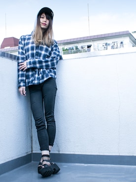 チノパンツを使った ロックテイスト のレディース人気ファッションコーディネート Wear チノパンツを使った ロックテイスト のレディース人気ファッションコーディネート Wear