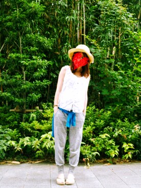「スウエットパンツ」｜「アイテム（サンダル）」を使った、mamiさん（レディース・162cm）の夏コーディネート