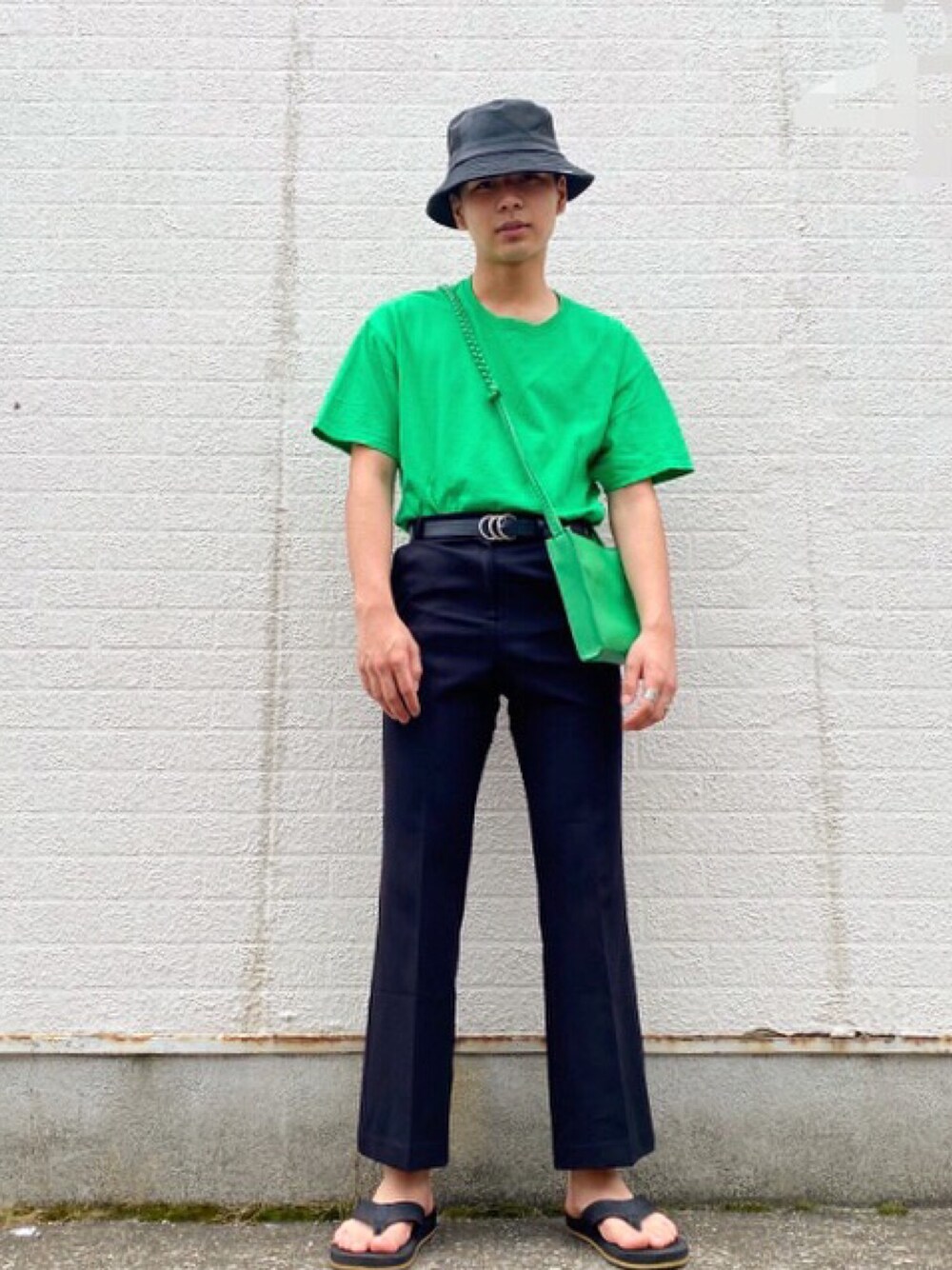 「シンプル、おしゃれさんと繋がりたい、プチプラコーデ、ootd、黒、リラックススタイル、タックイン、夏、unemansion」｜「SPINNSのアイテム（ベルト、ブラック系）」を使った、きよぴょん、さん（メンズ・171cm）の夏コーディネートの1枚目の写真
