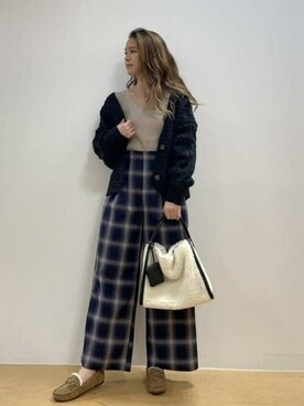 「BEAMS」｜「アイテム（スリッポン）」を使った、BEAMS HEART WOMENさん（レディース・168cm）の冬コーディネート