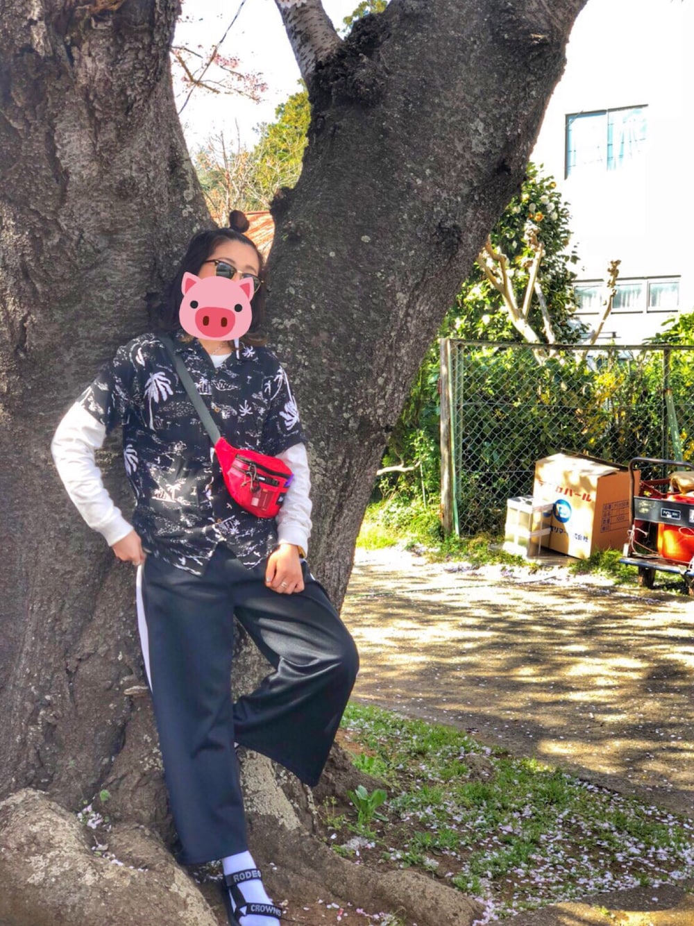 「H&Mのアイテム（シャツ/ブラウス、ブラック系）」を使った、🌴Yume🌴さん（レディース・163cm）の春コーディネートの1枚目の写真