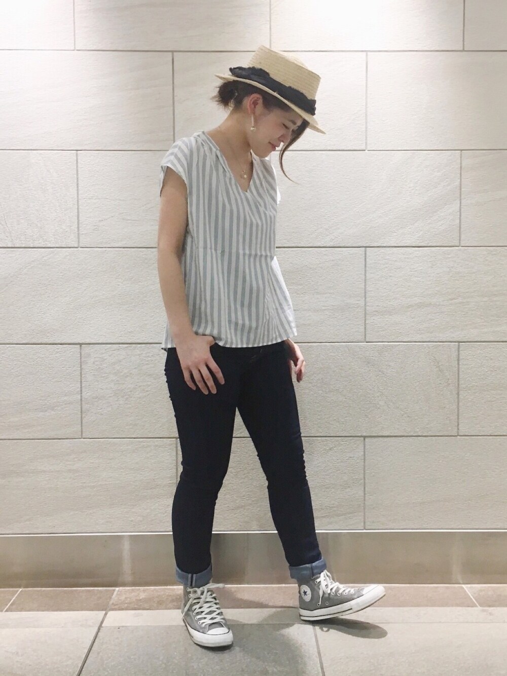 「AMERICAN HOLIC、アメホリ、夏コーデ、スニーカーコーデ、シンプルコーデ、デニム、ストライプ、プチプラ、プチプラコーデ」｜「AMERICAN HOLICのフレンチスリーブブラウス（シャツ/ブラウス、ブルー系）」を使った、Misato.Sさん（レディース・163cm）の春コーディネートの1枚目の写真