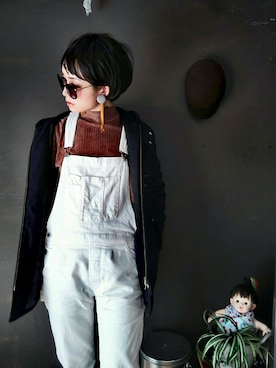 「おおぶりピアス」｜「アイテム（オールインワン・サロペット）」を使った、IMOKOさん（レディース・170cm）の冬コーディネート