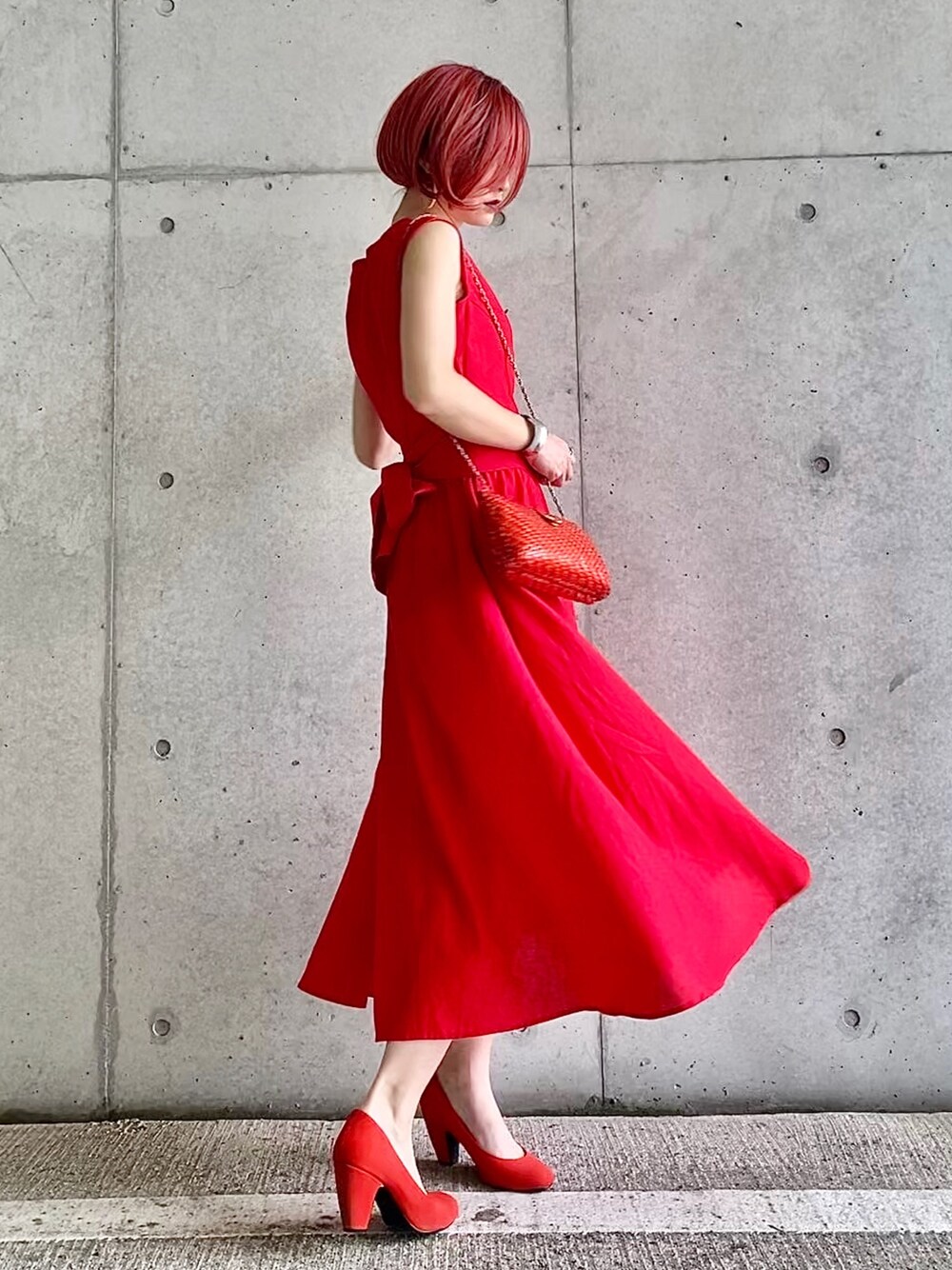 ウィッグを使った「赤コーデ」の人気ファッションコーディネート - WEAR