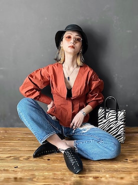 「ぺプラムトップス」｜「アイテム（腕時計）」を使った、IMOKOさん（レディース・170cm）の冬コーディネート