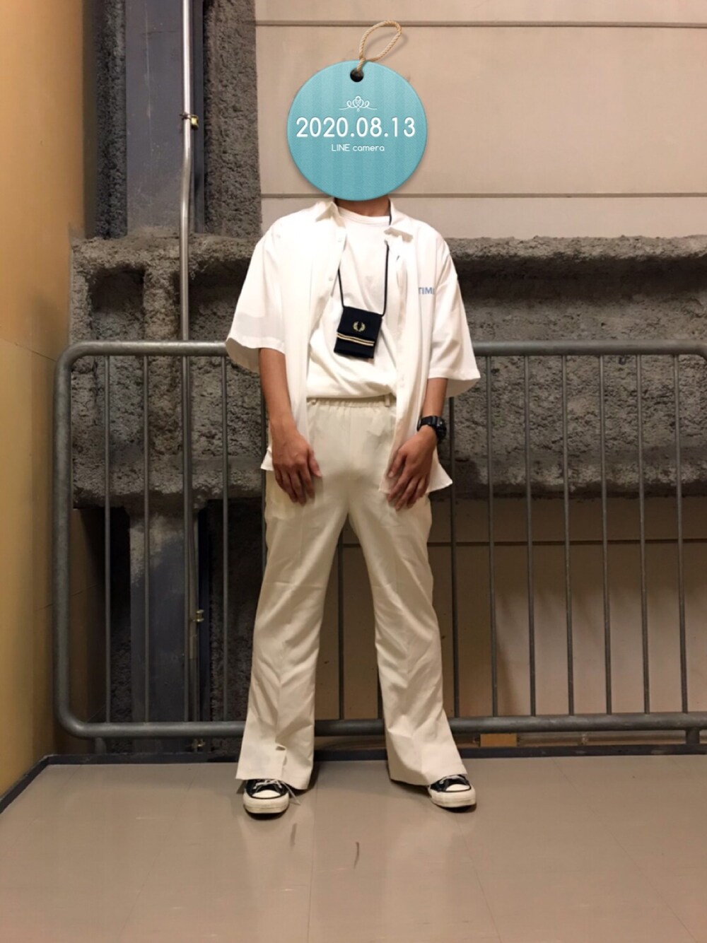 「WEGO、オールホワイト、夏コーデ、おしゃれさんと繋がりたい、おっさん」｜「FRED PERRYのPique Neck Pouch（パスケース、ブラック系）」を使った、山田 翔平@相互さん（メンズ・170cm）の夏コーディネートの1枚目の写真