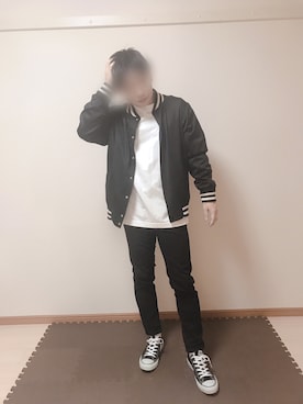 「黒スキニー」｜「アイテム（スタジャン）」を使った、EI goodさん（メンズ・164cm）の秋コーディネート