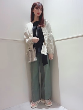 「レプシィム(LEPSIM)」｜「アイテム（チノパンツ）」を使った、miさん（レディース・160cm）の春コーディネート
