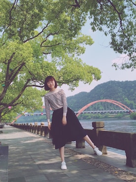 「DAZZLE（ダズル）のアイテム（スカート、ブラック系）」を使った、鹅妹子婴さん（レディース・158cm）の春コーディネート