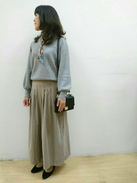 「グレーニット」｜「アイテム（財布/小物）」を使った、kkyさん（レディース・163cm）の秋コーディネート