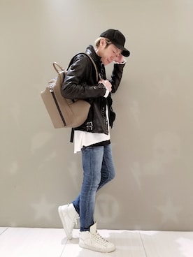 「アイテム（バックパック/リュック、グレー系）」を使った、MKさん（メンズ・175cm）の秋コーディネート