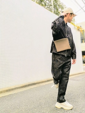 「アイテム（ボディバッグ/ウエストポーチ）」を使った、MKさん（メンズ・175cm）の春コーディネート