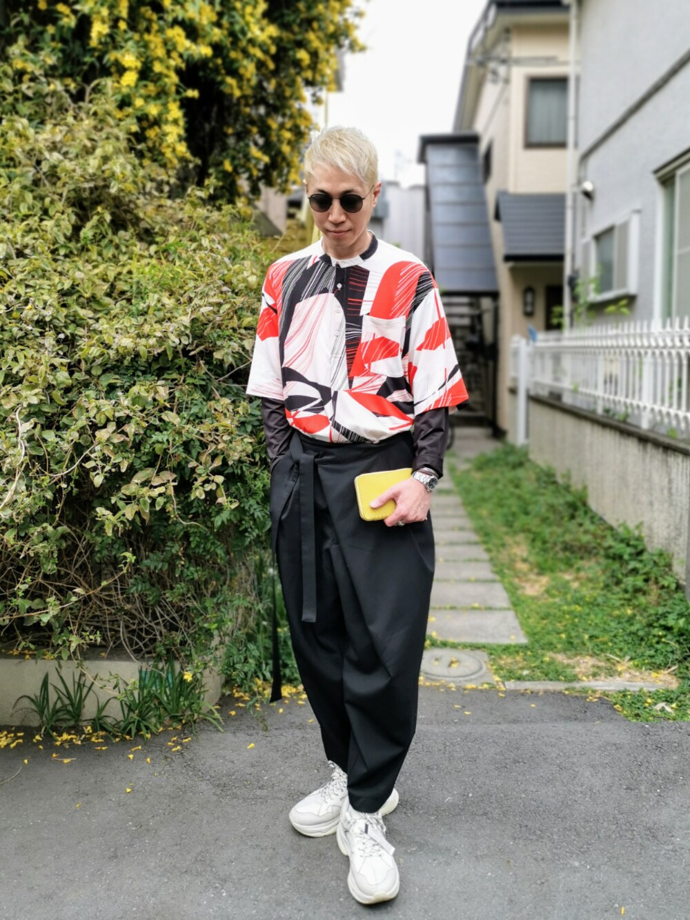 「平成最後のWEARISTAセンバツ、スニーカー、柄シャツ、和柄、オーバーサイズ、ワイドパンツ、スタッフセンバツ、サングラス、レイバン、今日のコーデ」｜「Ray-BanのRay-Ban/レイバン/ROUND FLAT LENSES -RB3447N-（サングラス、ブラック系）」を使った、MKさん（メンズ・175cm）の春コーディネートの1枚目の写真