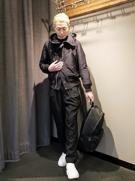 「白いスニーカー」｜「アイテム（ジャケット/アウター）」を使った、MKさん（メンズ・175cm）の秋コーディネート