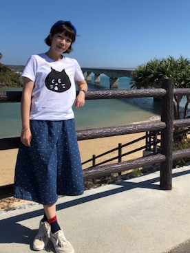 「Ne-net（ネネット）のにゃーT（Tシャツ/カットソー、ホワイト系）」を使った、Kaさん（レディース・157cm）の秋コーディネート