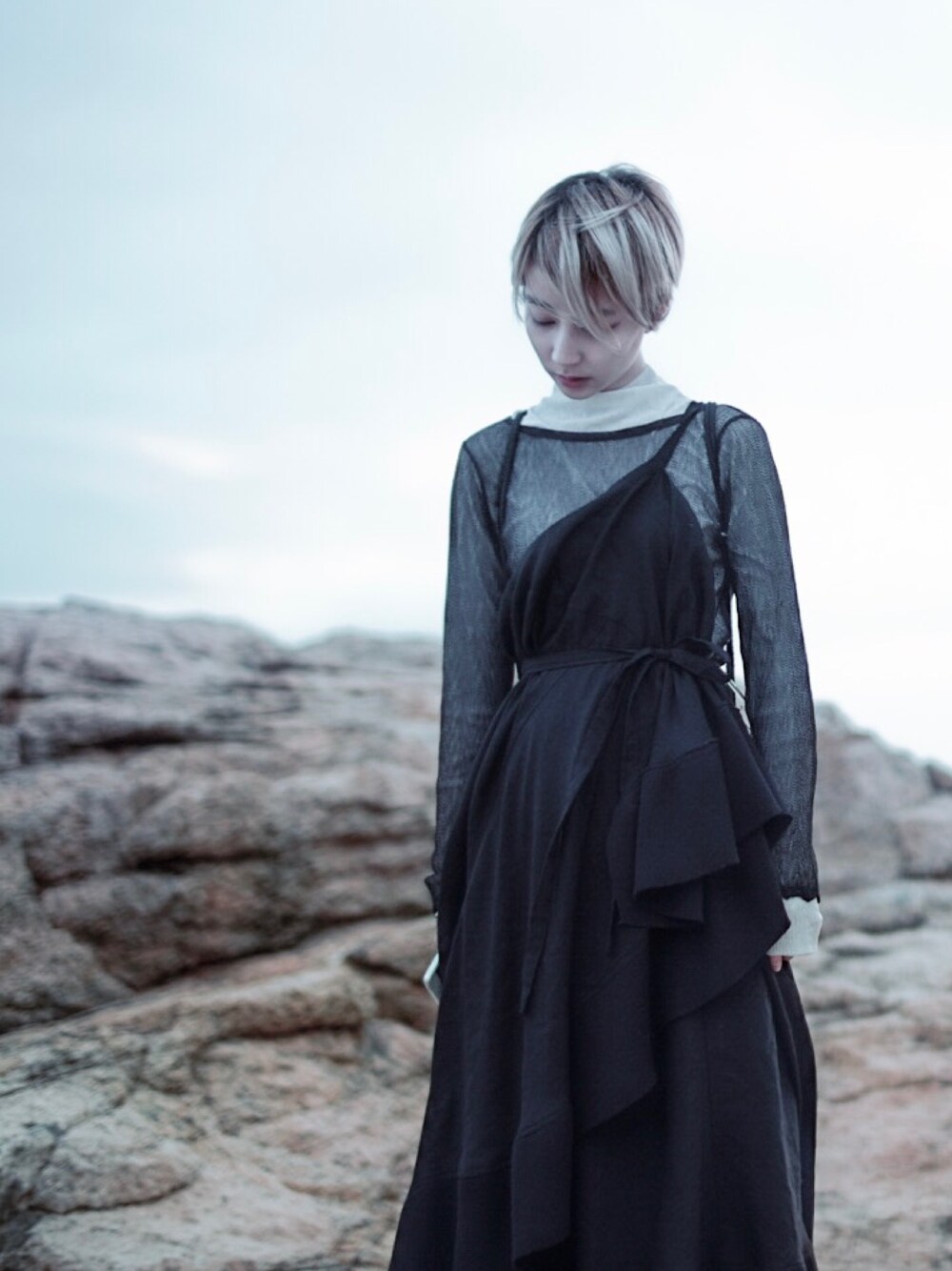 「ootd、fashion、black、春コーデ、古着、vintage」｜「gommeのアイテム（ワンピース/ドレス、ブラック系）」を使った、maness.kmyさん（レディース・154cm）の春コーディネートの1枚目の写真