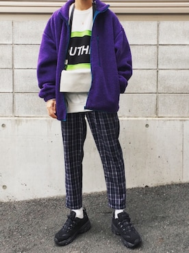 「SKECHERS（スケッチャーズ）のアイテム」を使った、黒坂学さん（メンズ・171cm）の秋コーディネート