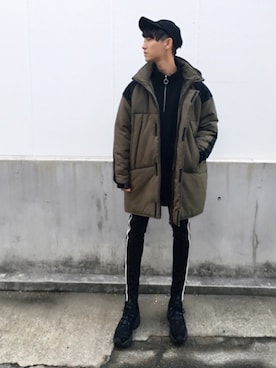 「SKECHERS（スケッチャーズ）のアイテム」を使った、黒坂学さん（メンズ・171cm）の秋コーディネート