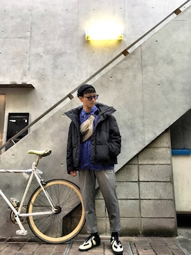 「アイテム（ボディバッグ/ウエストポーチ）」を使った、黒坂学さん（メンズ・171cm・20代）の冬コーディネート