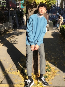 「ブルー」｜「アイテム（スウェット）」を使った、黒坂学さん（メンズ・171cm）の冬コーディネート