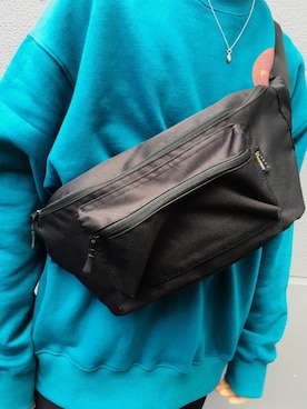 「アイテム（ボディバッグ/ウエストポーチ）」を使った、黒坂学さん（メンズ・171cm）の春コーディネート