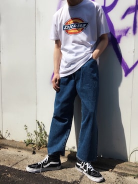 「Dickies（ディッキーズ）のアイテム（トップス）」を使った、黒坂学さん（メンズ・171cm）の春コーディネート