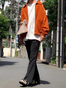 「スリット」｜「アイテム（ジャケット/アウター）」を使った、黒坂学さん（メンズ・171cm）の秋コーディネート