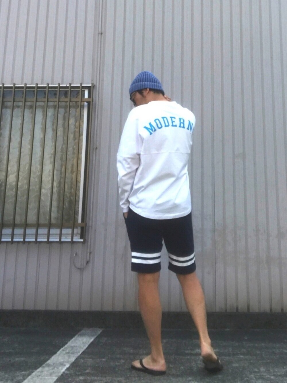 「バックプリント、attack the mind 7、number8 surf club、リラックススタイル、いいね、save、フォローお願いします🤑、おしゃれさんと繋がりたい、ootd、ニット帽、オトナカジュアル、夏コーデ」｜「Number8 SURF CLUBの星条旗とロゴプリントがサーフ感を加速させるパイルセットアップ Number8 SURF CLUB（ナンバーエイトサーフクラブ）（セットアップ、ブルー系）」を使った、HIROさん（メンズ・174cm）の夏コーディネートの1枚目の写真