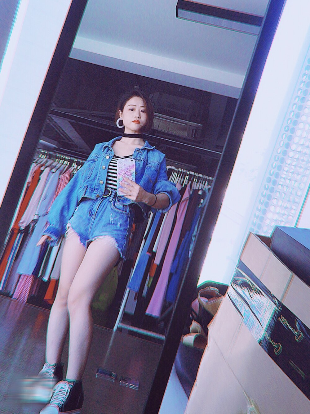 「UNKNOWN.のアイテム（デニムジャケット、ブルー系）」を使った、扬末末さん（レディース・152cm）の秋コーディネートの1枚目の写真