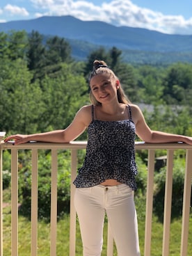 「Abercrombie&Fitch（アバークロンビーアンドフィッチ）のアイテム（タンクトップ）」を使った、Stef さん（レディース・160cm）の夏コーディネート