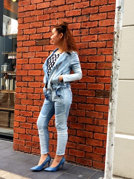 「DIESEL（ディーゼル）の00SYEB0682U（デニムジャケット、ブルー系）」を使った、MIHOさん（レディース・163cm）の春コーディネート