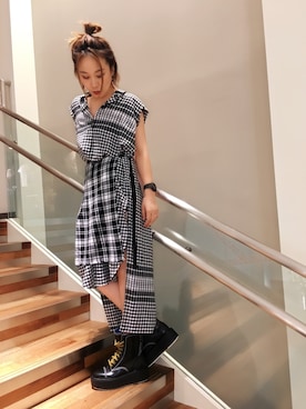 「DIESEL（ディーゼル）のWOMEN’S　チェックロングワンピース（ワンピース、ブラック系）」を使った、MIHOさん（レディース・163cm）の夏コーディネート