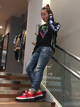 「DIESEL（ディーゼル）のレディース スウェット バックオープンクルーネックスウェットトップス（スウェット、ホワイト系）」を使った、MIHOさん（レディース・163cm）の夏コーディネート