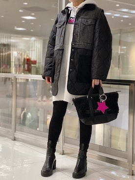 「スウェットワンピース」｜「アイテム（財布/小物）」を使った、KAXXHAさん（レディース・160cm）の冬コーディネート