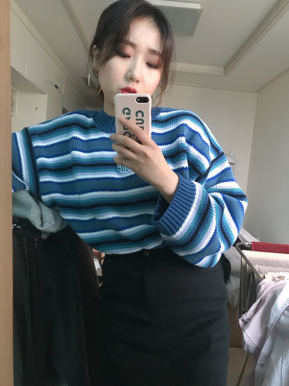 「UNIF、spring、springstyle、earrings、follow、korea」｜「UNIFのアイテム（ニット/セーター、その他）」を使った、1n2rさん（レディース・158cm）の春コーディネートの1枚目の写真
