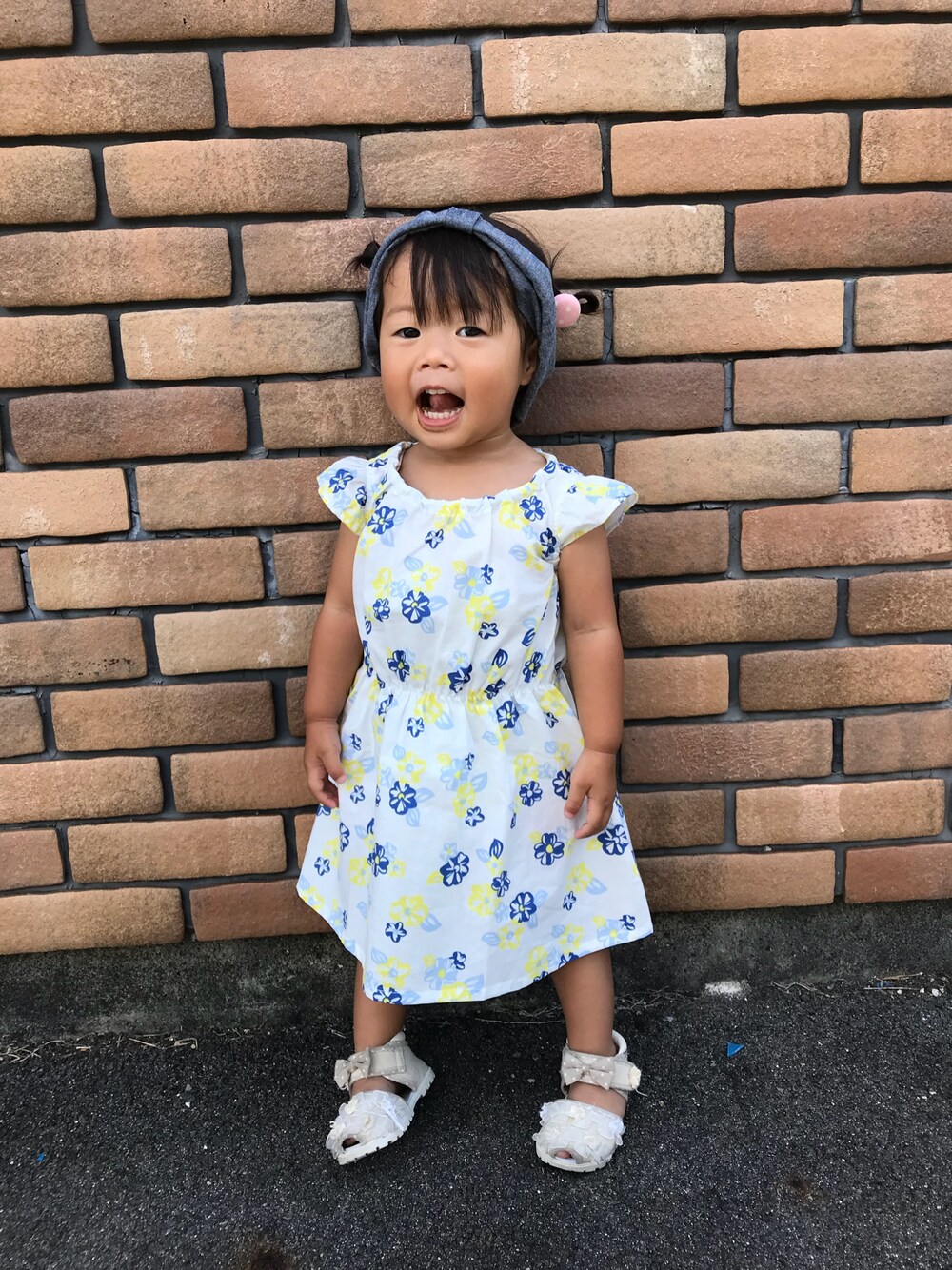 「ワンピース、女の子、女の子コーデ、1歳、夏コーデ」｜「3can4onのアイテム（ワンピース/ドレス、ホワイト系）」を使った、みひろさん（キッズ・100cm）の夏コーディネートの1枚目の写真