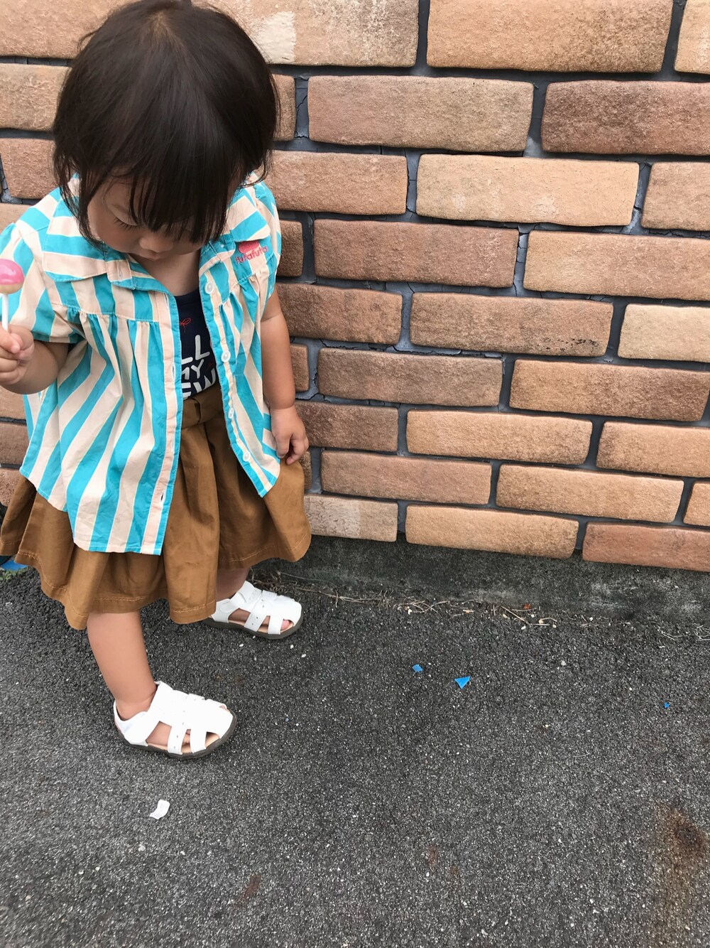 「女の子、スカート、シャツスタイル、プチプラ、2歳、姉妹」｜「Birthdayのアイテム（シャツ/ブラウス、ブルー系）」を使った、みひろさん（キッズ・100cm）の夏コーディネートの1枚目の写真