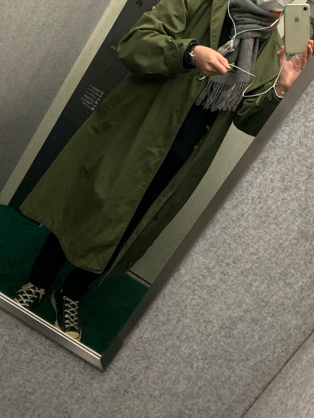 「URBAN RESEARCH ROSSO MENのアイテム（マフラー、グレー系）」を使った、machimaaさん（メンズ・175cm）の冬コーディネートの1枚目の写真