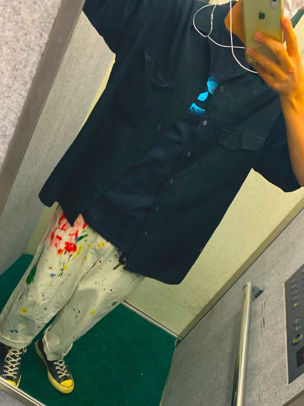 「VINTAGEのアイテム（Tシャツ/カットソー、ブラック系）」を使った、machimaaさん（メンズ・176cm）の春コーディネートの1枚目の写真