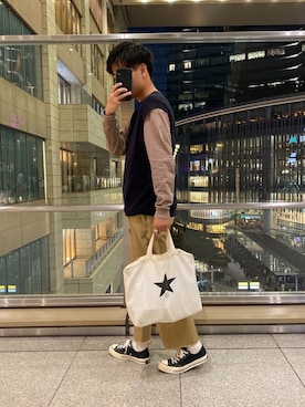 「CONVERSE TOKYO（コンバーストウキョウ）のアイテム（バッグ）」を使った、みっちーさん（メンズ・173cm）の秋コーディネート