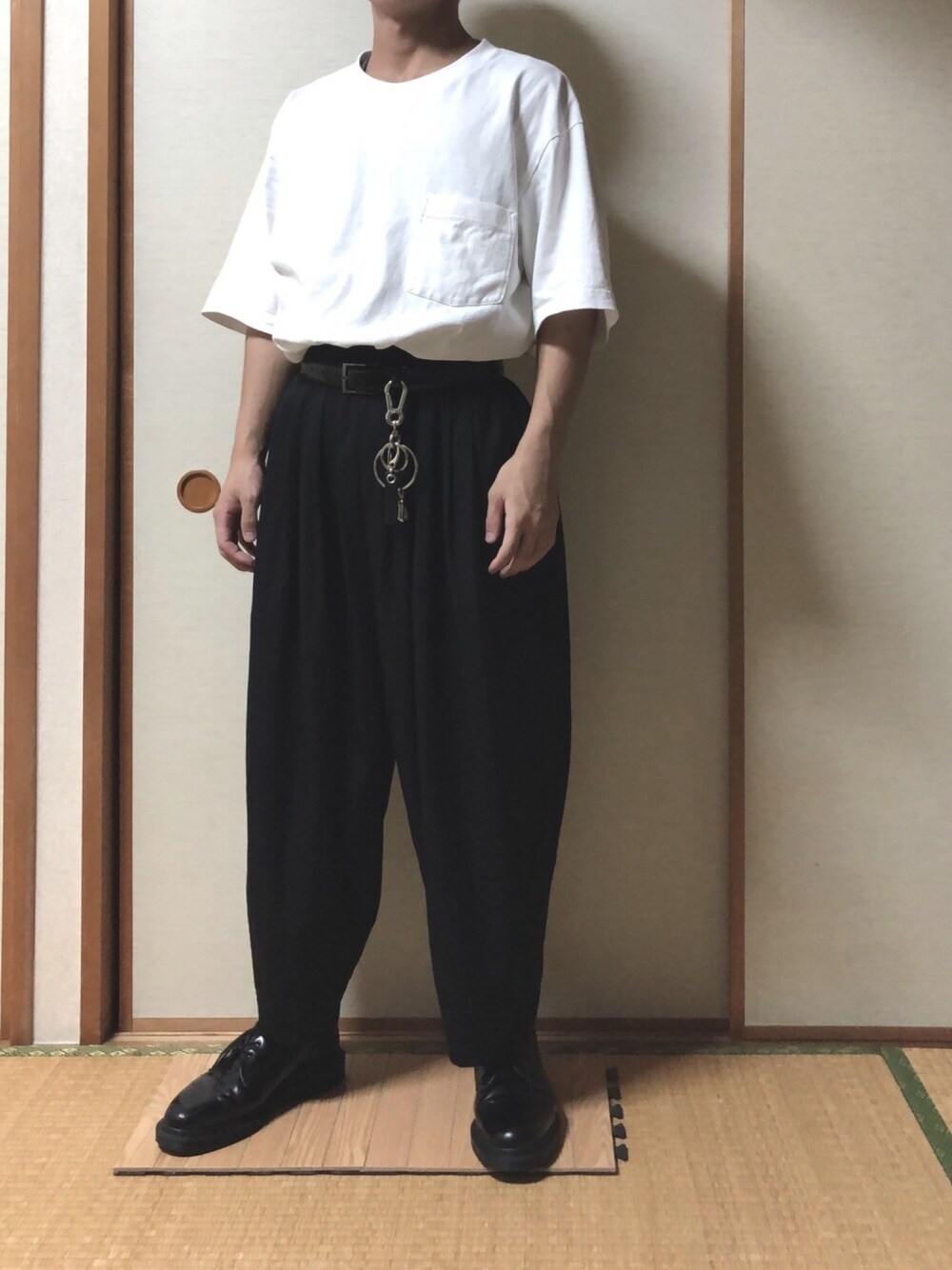 新品同様 Lui's （ルイス）高級鬼タックワイド テーパードパンツ スラックス Lui's（ルイス）の「高級鬼タックワイドパンツ（スラックス