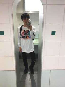 「ROLLING CRADLE（ローリングクレイドル）のアイテム（Tシャツ/カットソー）」を使った、tAku  吉岡さん（メンズ・175cm）の夏コーディネート