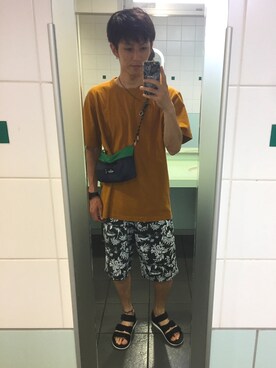 「BEAMS（ビームス）のアイテム（ボディバッグ/ウエストポーチ）」を使った、tAku  吉岡さん（メンズ・175cm）の夏コーディネート