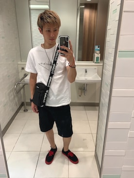 「Subciety（サブサエティ）のアイテム（Tシャツ/カットソー、ホワイト系）」を使った、tAku  吉岡さん（メンズ・175cm）の夏コーディネート