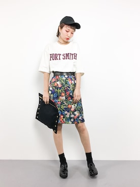 「Dickies（ディッキーズ）のアイテム（クラッチバッグ）」を使った、COLLENTE(yuco)さん（レディース・168cm）の春コーディネート