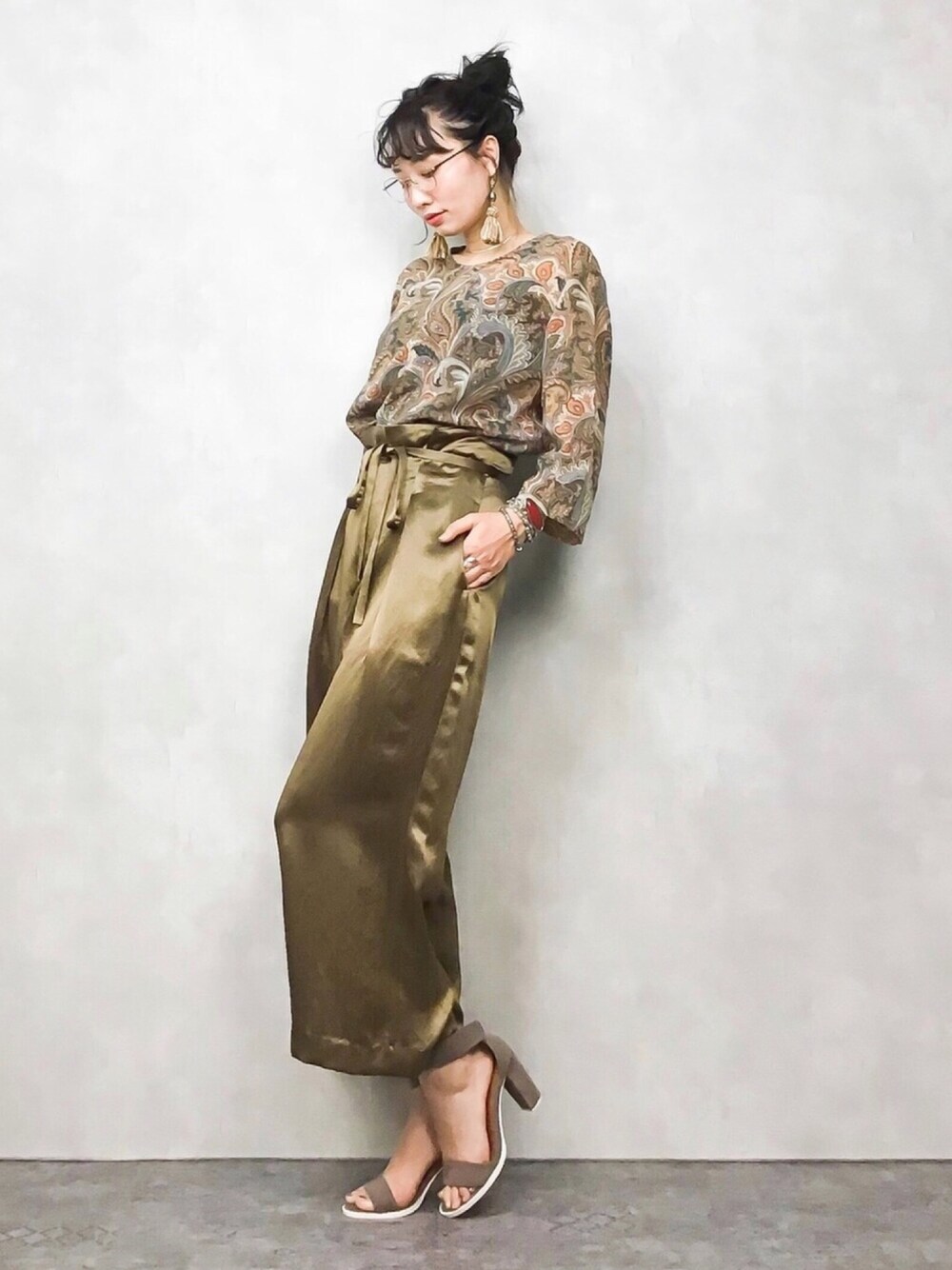 「シースルー、柄シャツ、柄物、個性派、vintage、個性的、古着、古着MIX、古着コーデ」｜「USEDのVINVERT brown shirt-274（シャツ/ブラウス、その他）」を使った、COLLENTE(yuco)さん（レディース・168cm）の夏コーディネートの1枚目の写真