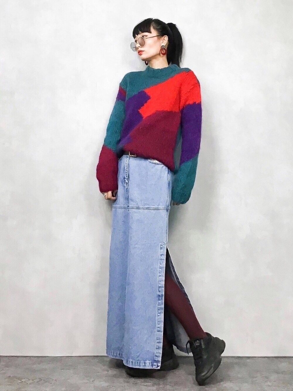 「デニム、デニムスカート、個性派、vintage、休日スタイル、カジュアル、ニット、ゆるニット、古着、古着MIX」｜「USEDのjeanology denim slit long skirt-626-10（デニムスカート、その他）」を使った、COLLENTE(yuco)さん（レディース・168cm）の秋コーディネートの1枚目の写真